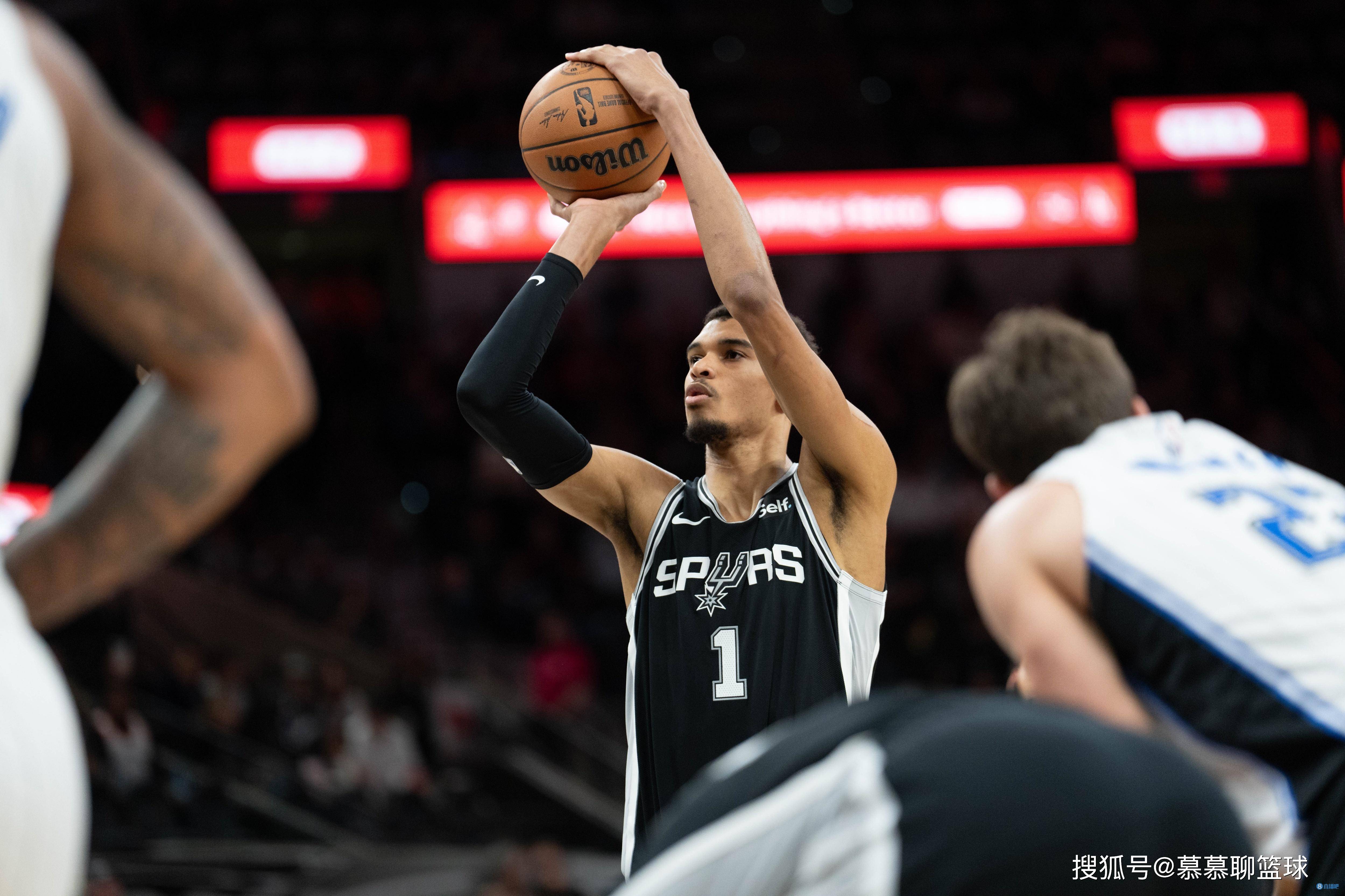 那不勒斯转会期遗憾出局,志在全明星赛名次提升,震撼外界,临场指挥获称赞 那不勒斯转会期遗憾出局,志在全明星赛名次提升,震撼外界,临场指挥获称赞